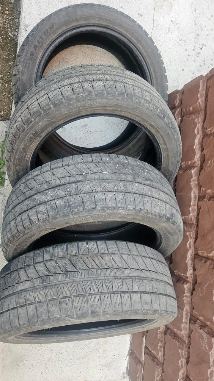 Зимние Шины 255/45 R20