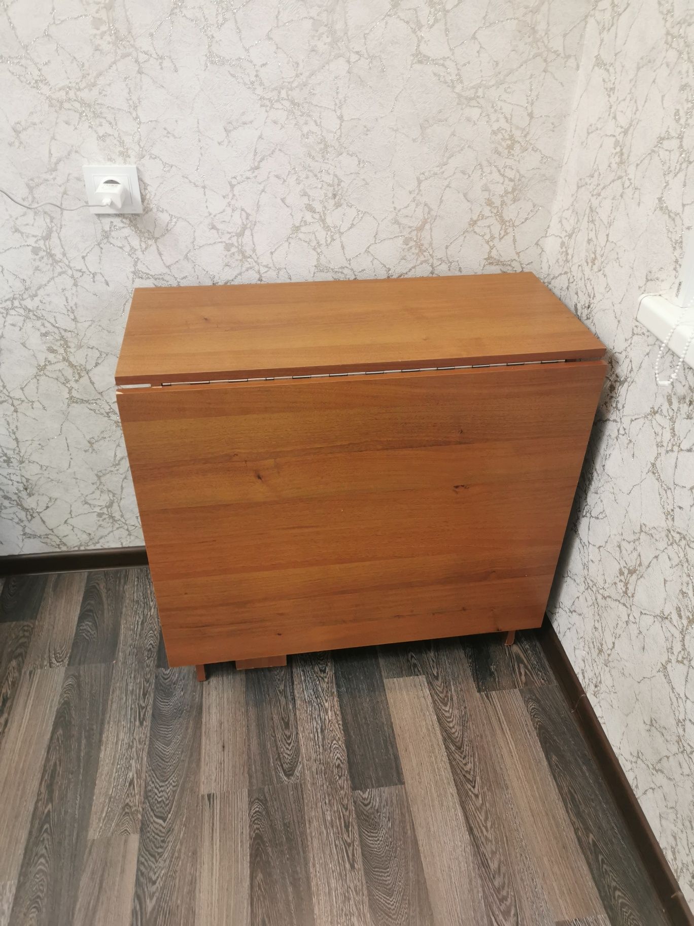 Продам Книжный стол