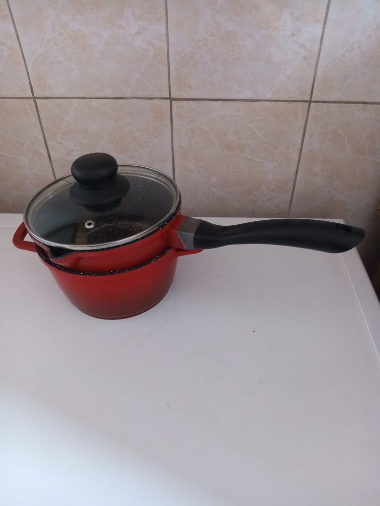 Продам новый германский набор:ковш + кастрюля 1,3 литра каждый