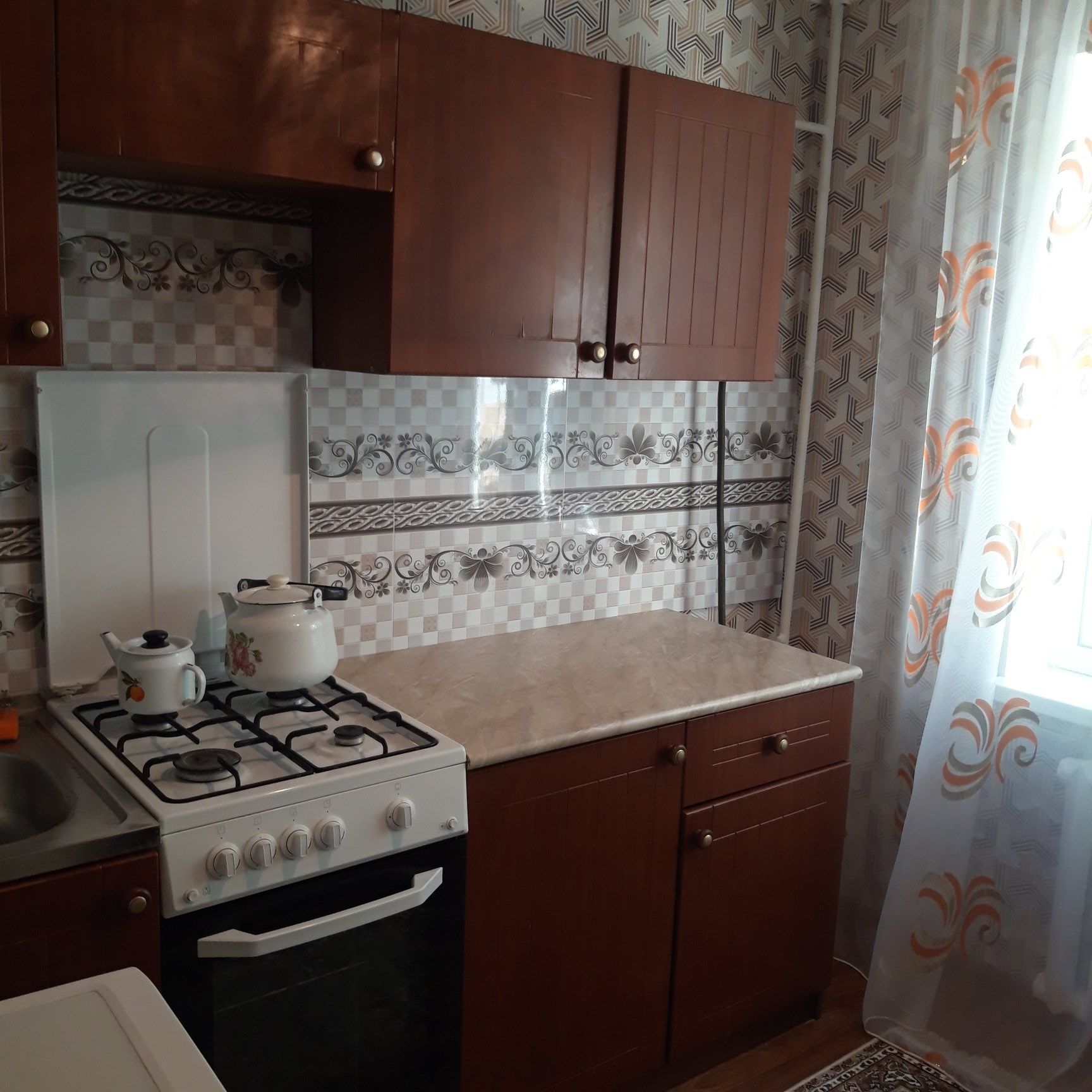 Жайна жақта орналасқан таза патер.