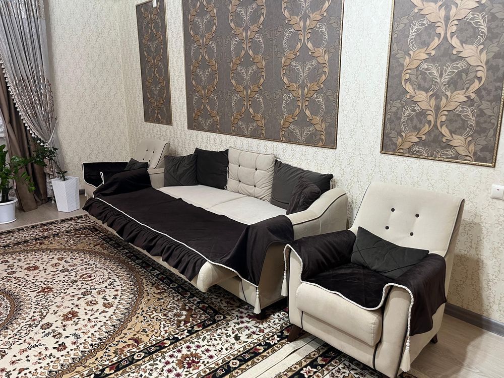 Продам Диван с креслами
