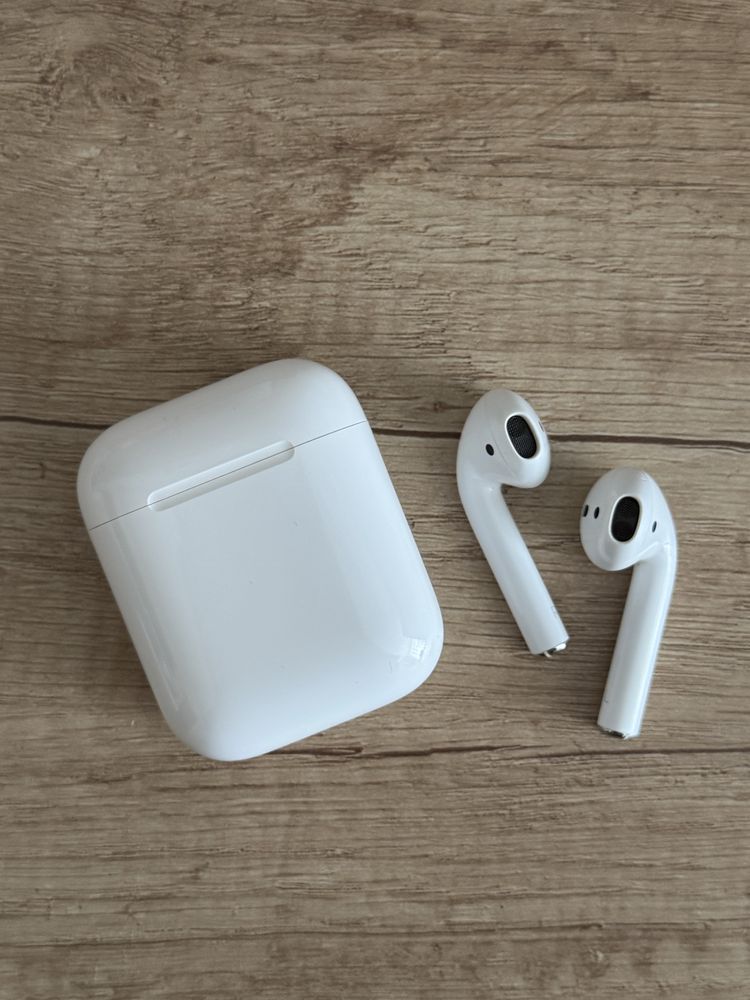 Продам AirPods 2 оригинал