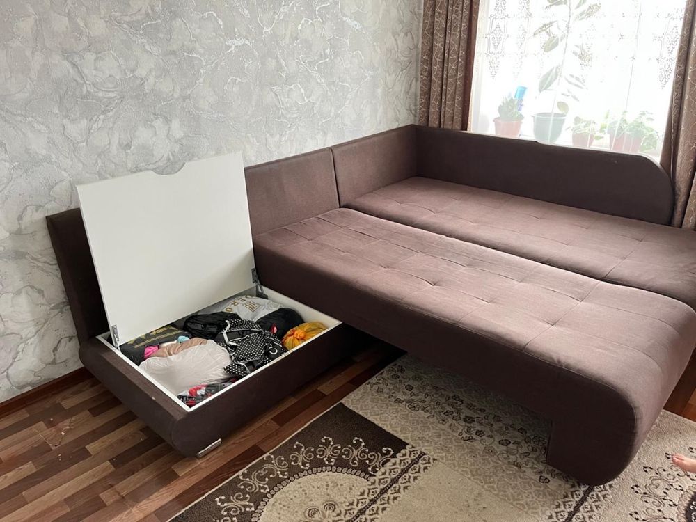Продам угловой диван в хорошем состоянии