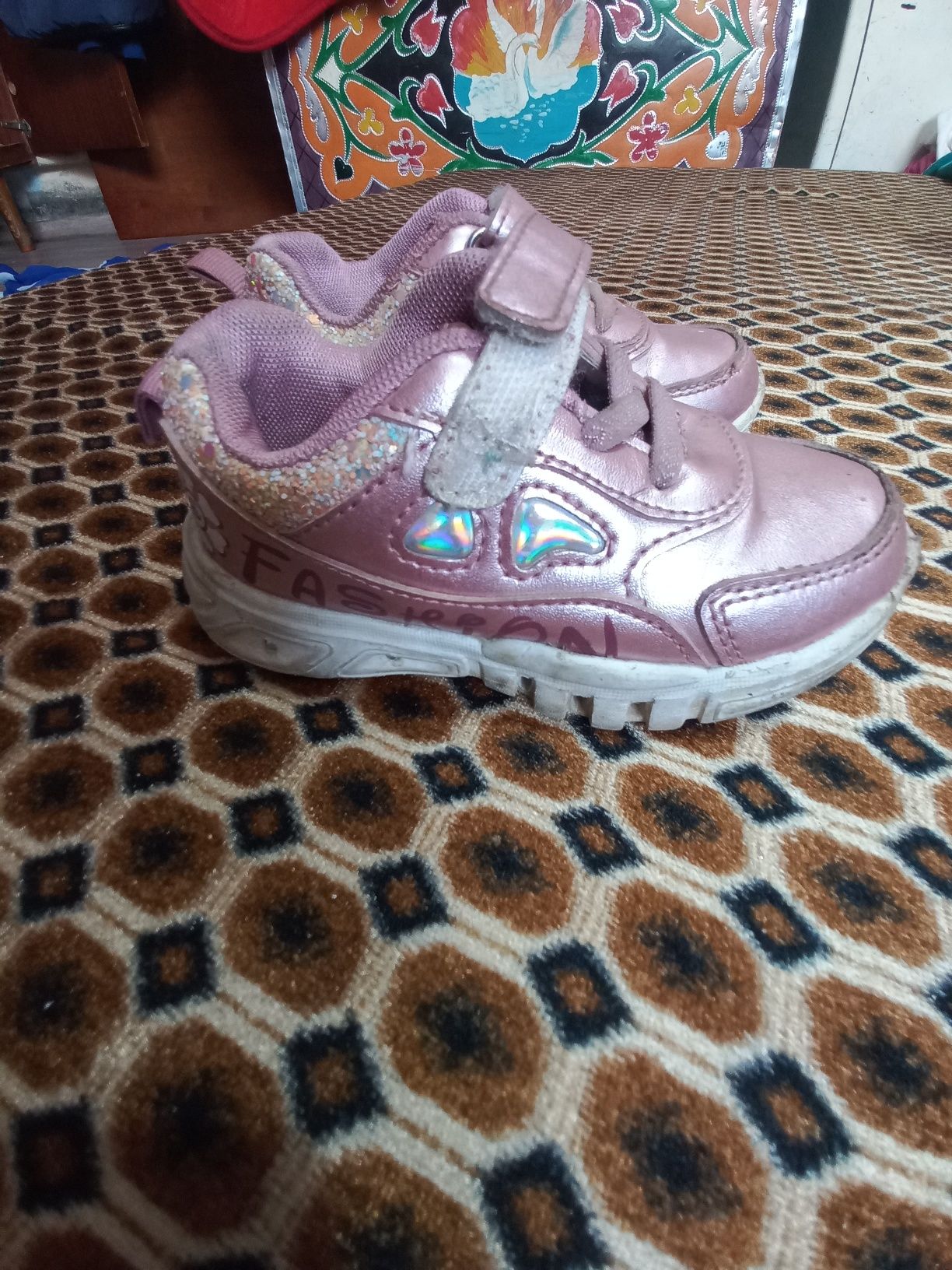 Крассовки на девочке 3-4лет