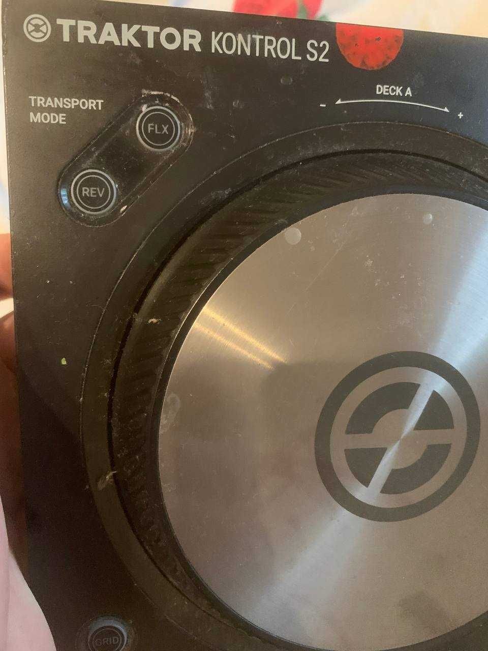 NI Traktor S2 Dj Controller на запчасти / требует ремонта