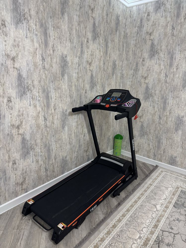 Продам беговую дорожку Genau TR50!