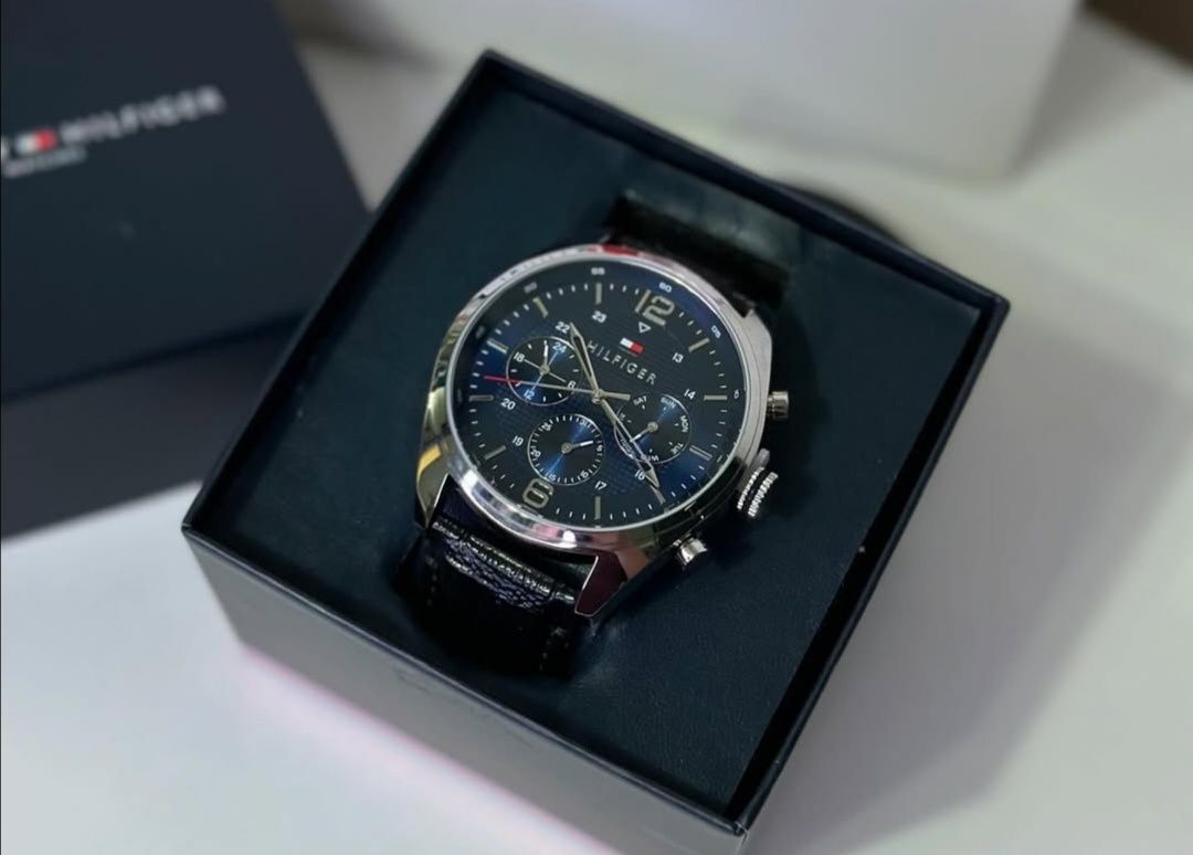 Подам часы TOMMY HILFIGER  новые