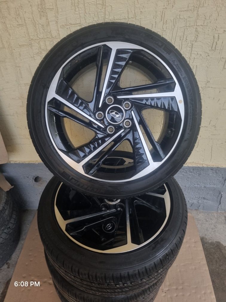 225/45R18 Michelin