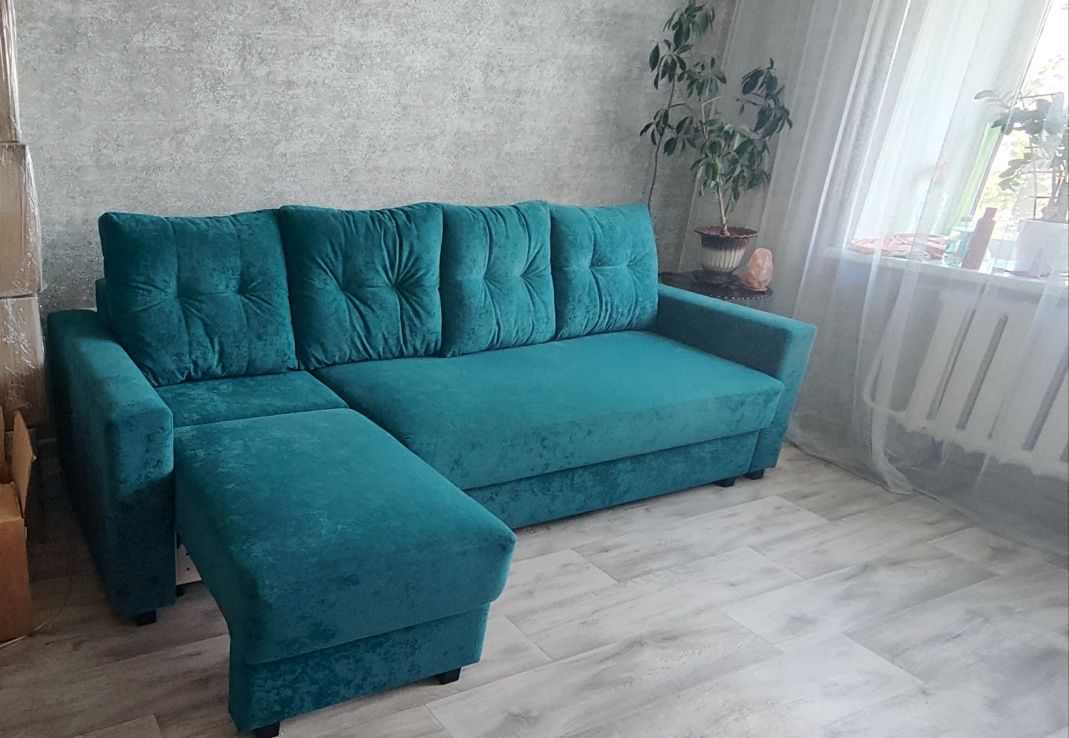 Продам диван практически новый