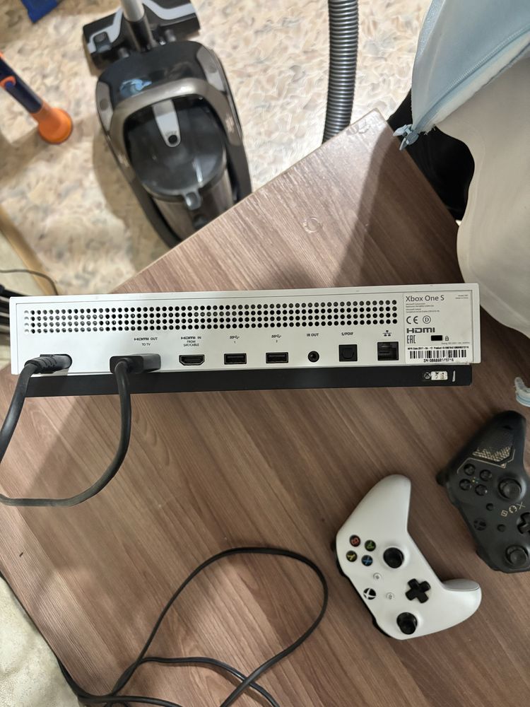 Xbox one s с 2 джостиками