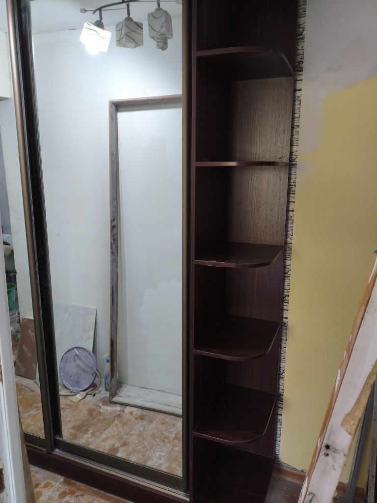 Продам шкаф в прихожую