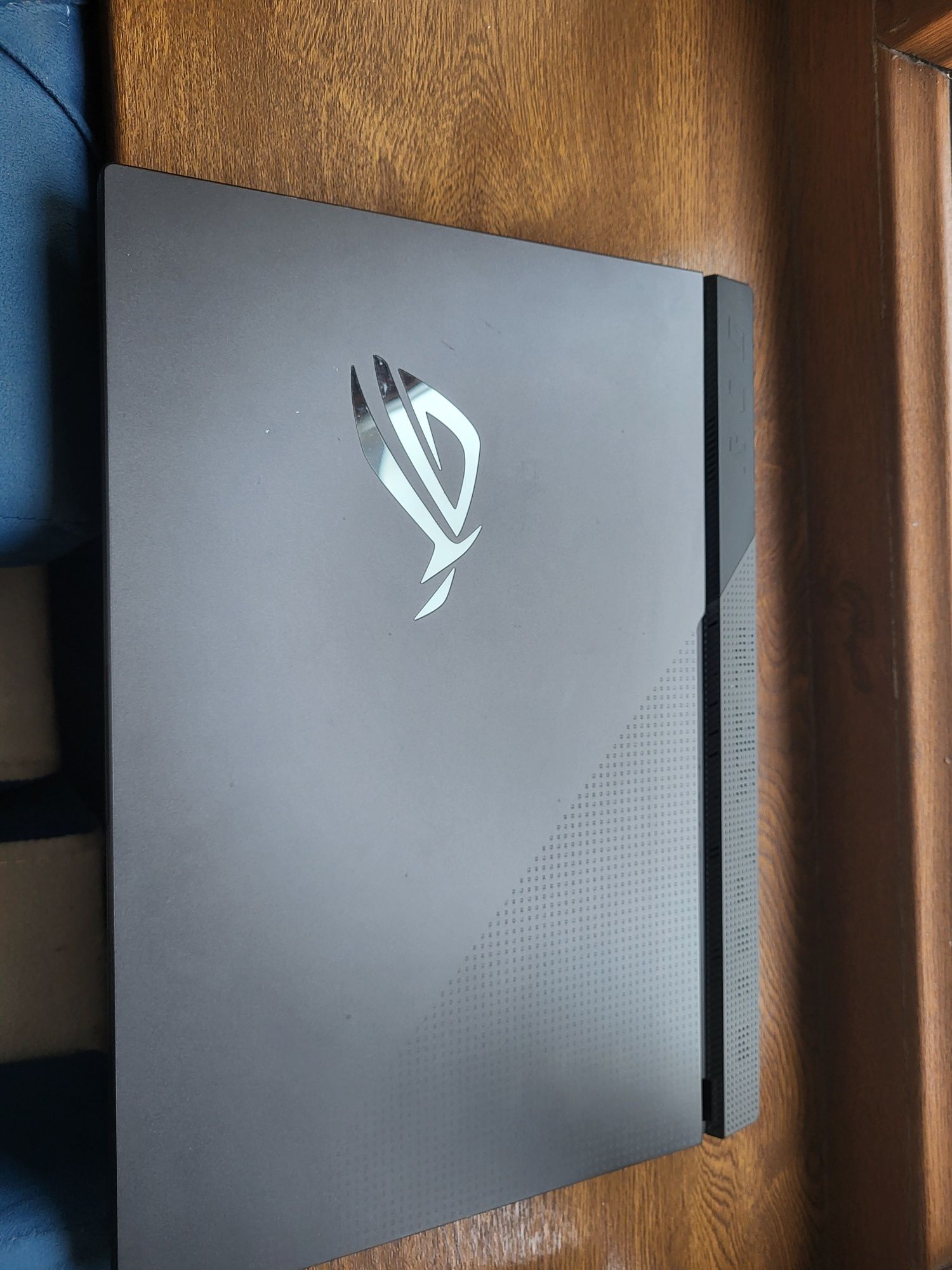 Ноутбук AMD Ryzen 7