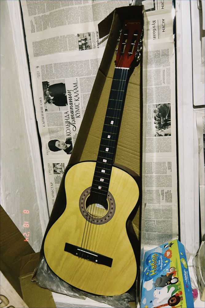 Срочно продам гитару Classic Guitar DENN DCG390 из-за переезда!!!