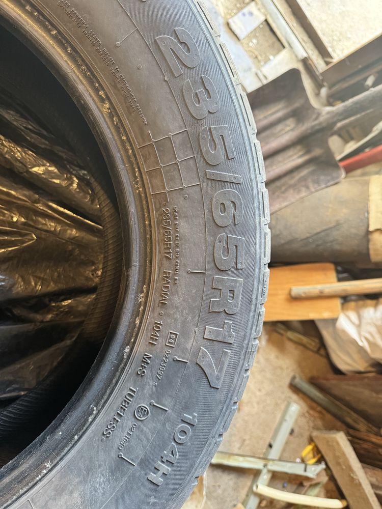 Продам шиный r17 235/65