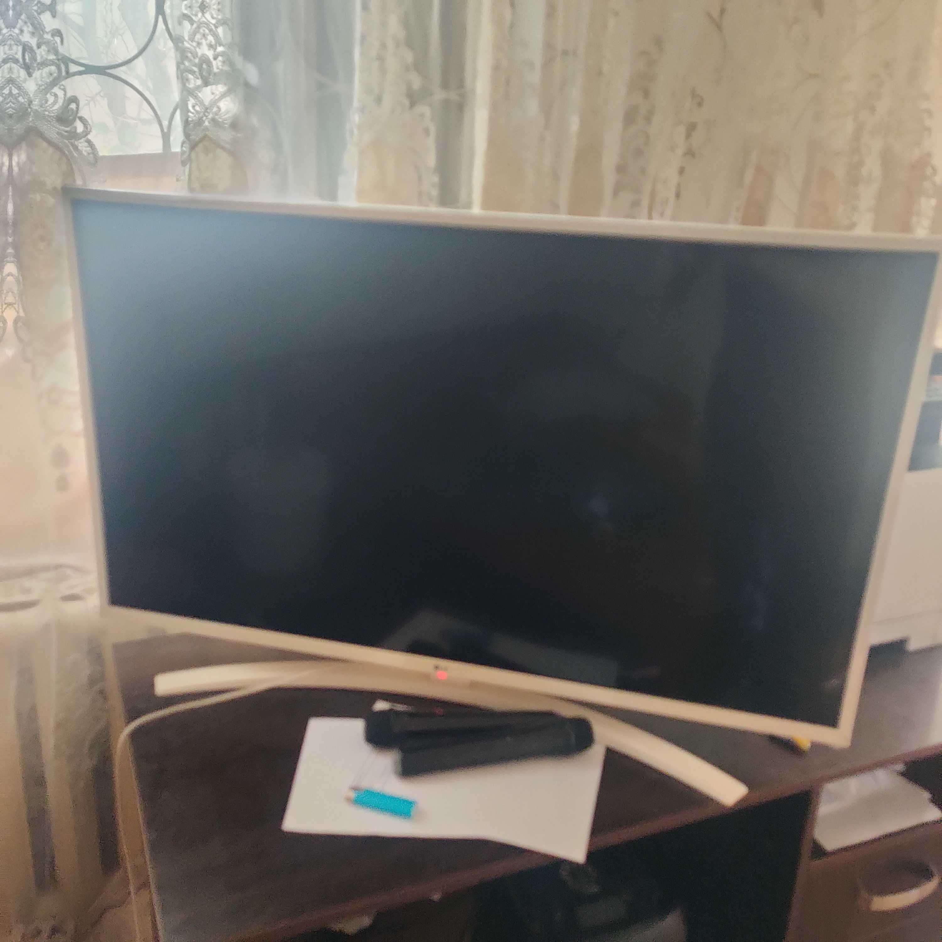Смарт телевизор LG UM7490PLC 43 дюйма 109 см
