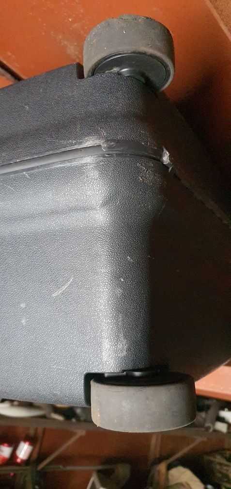 Швейцарский чемодан Samsonite из швейцарии своим ходом