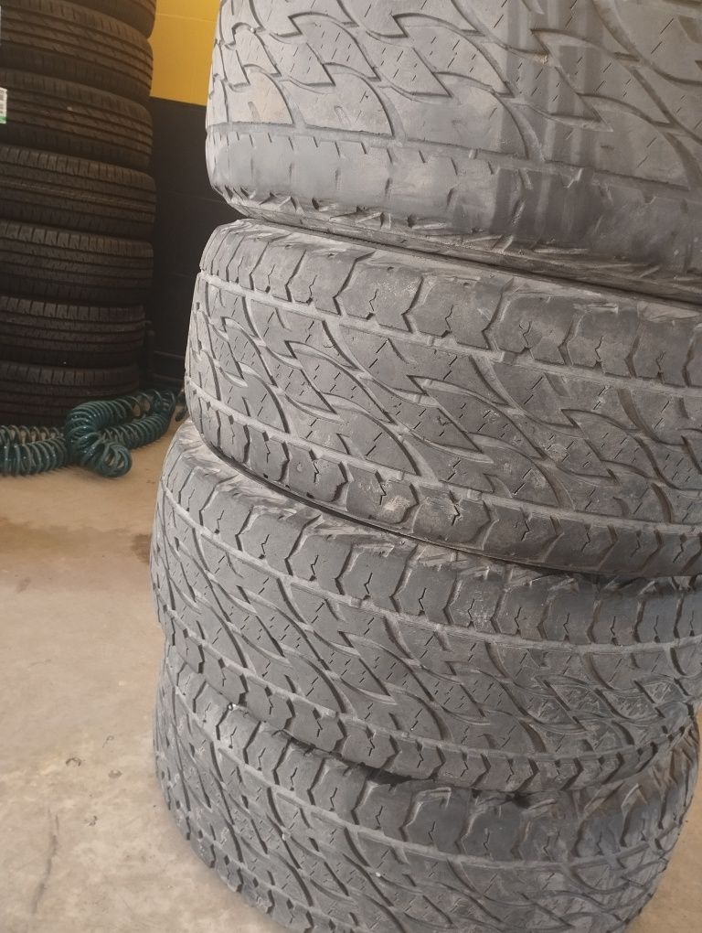 Продам бу шины комплек шинь