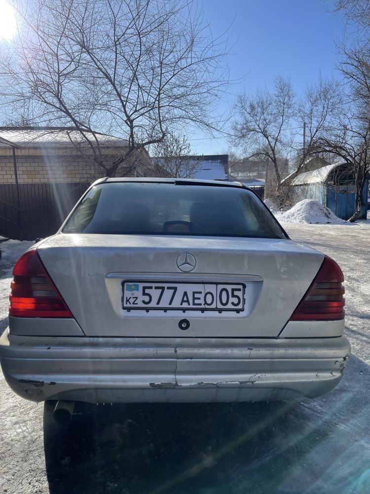 Mercedes-Benz w202