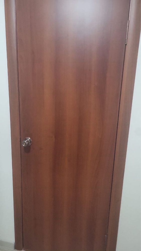 Продам срочно дверь