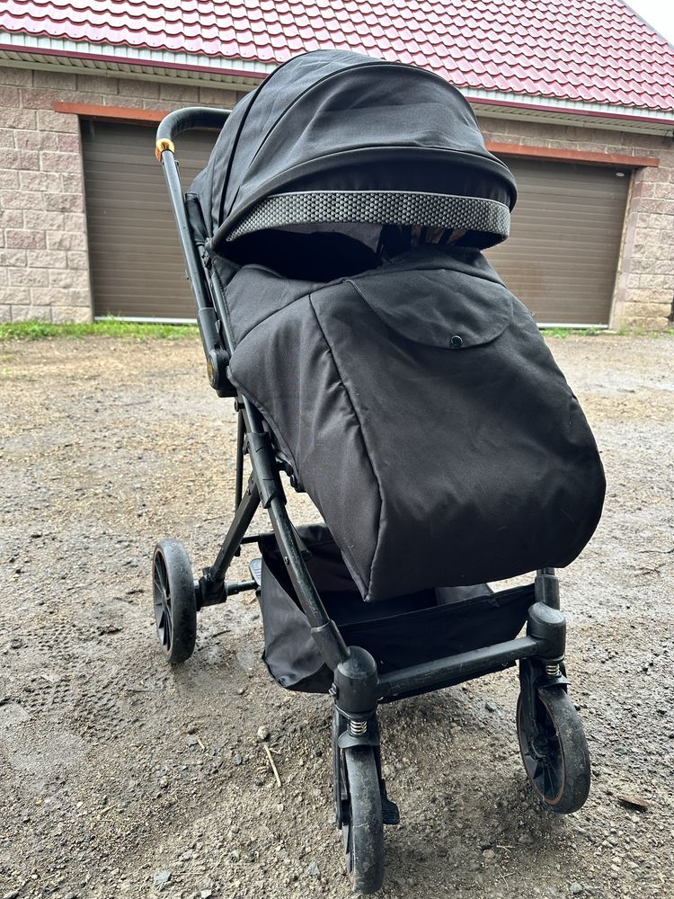 Коляска прогулочная Ining baby