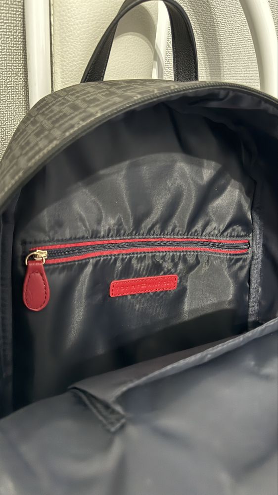 Рюкзак от бренда «Tommy Hilfiger»(оригинал)