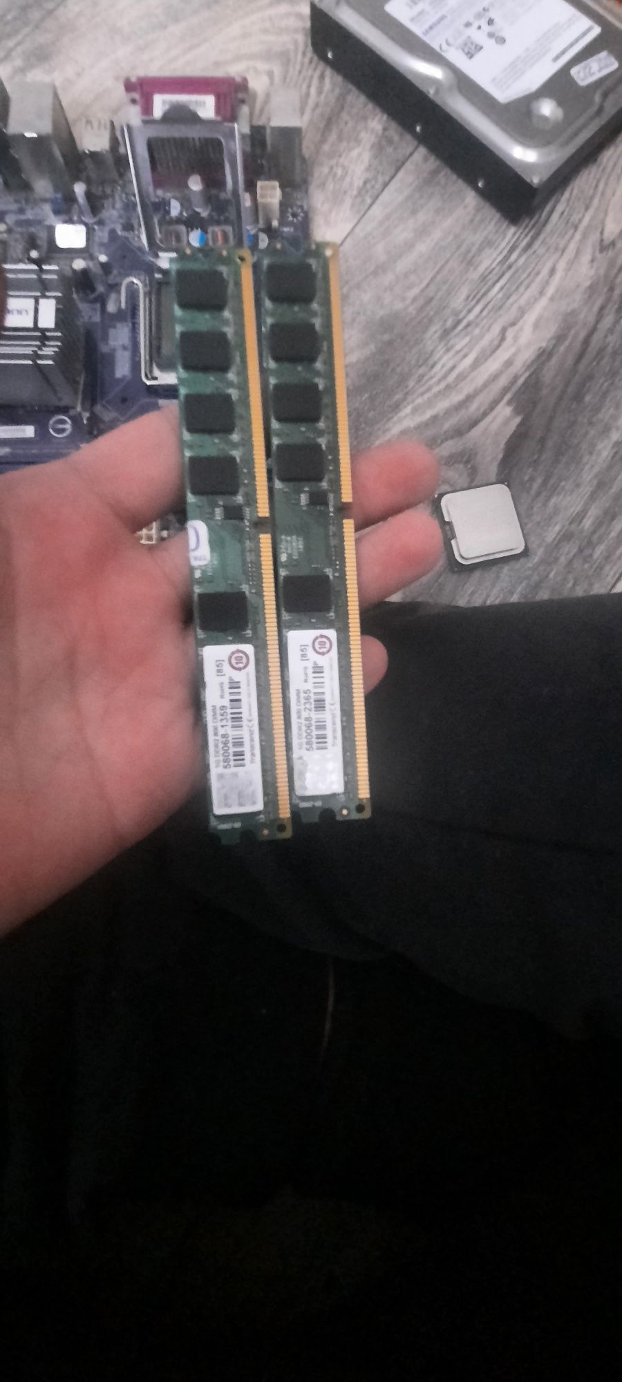 Прдам мать и прц + жостеидиск на 500G + 2палши аператефки по 1   G