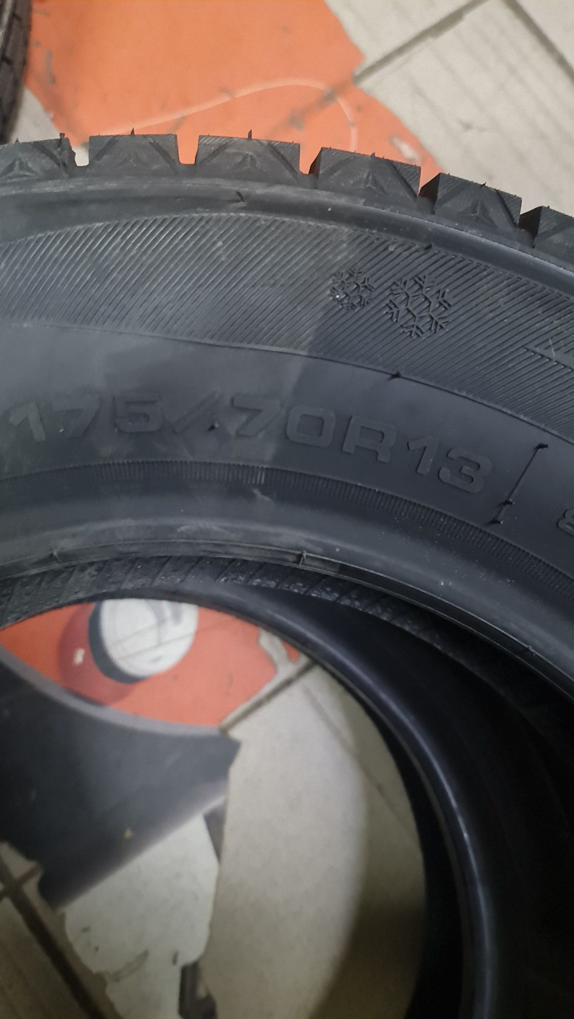 Новые зимние шины 175/70 R13