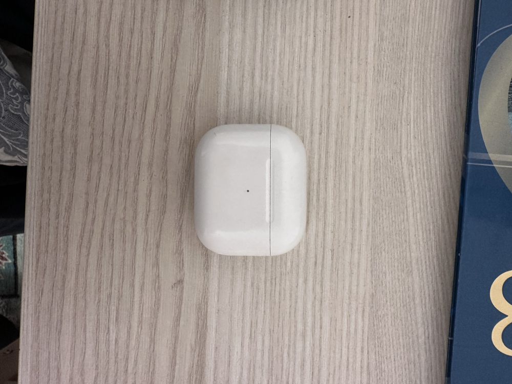 Оригинальный кейс от наушников Airpods 3
