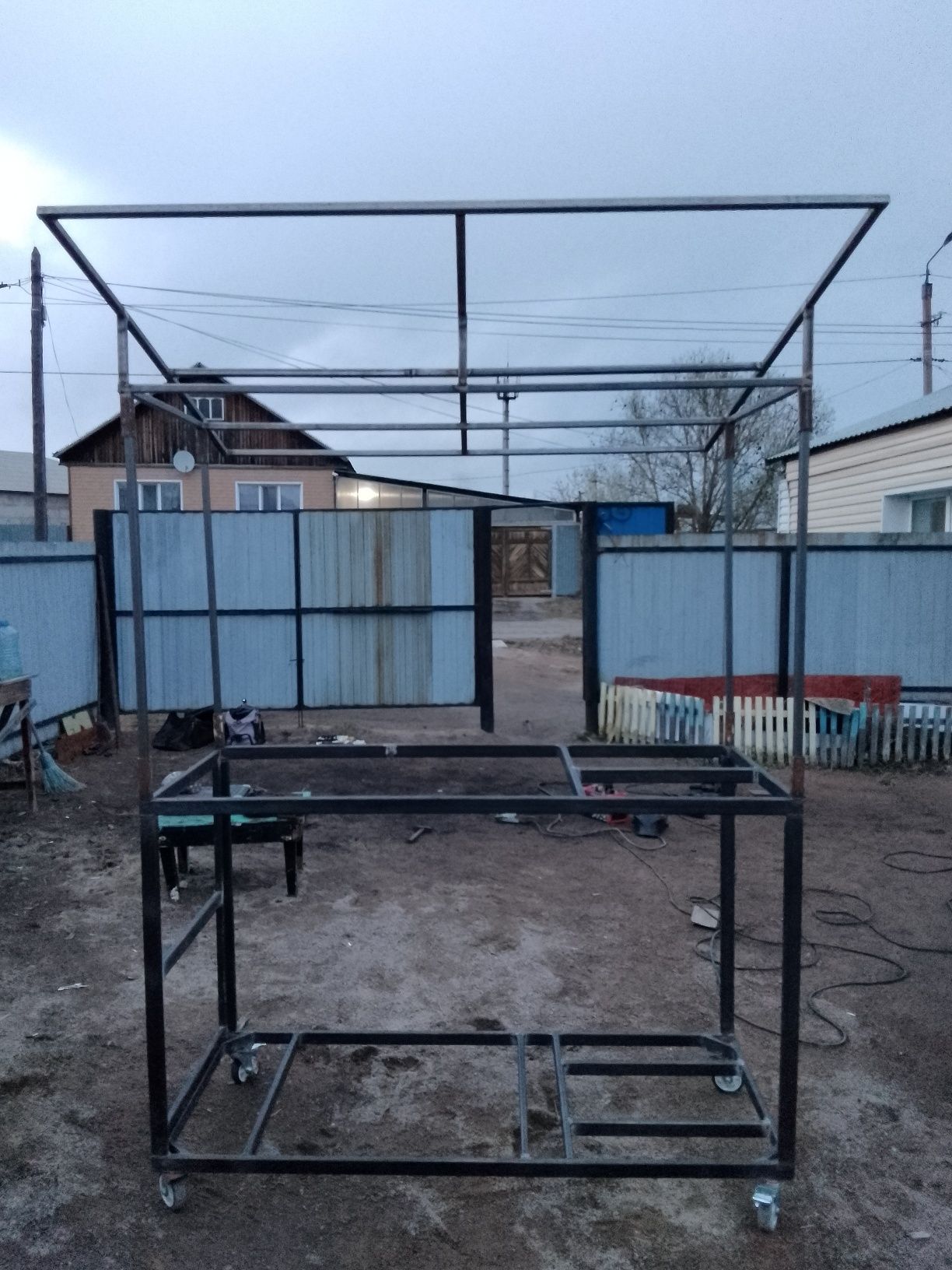 Сварщик24/7 металла а так же нержавейку  выезд по городу дач и и