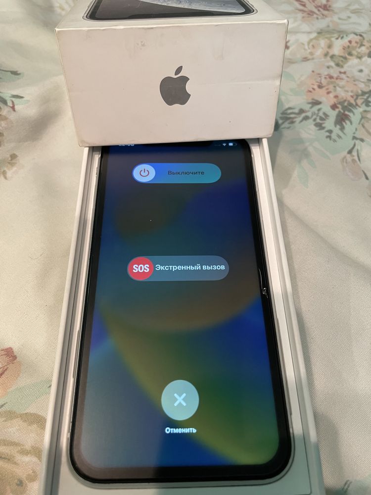 iPhone XR 64 гб