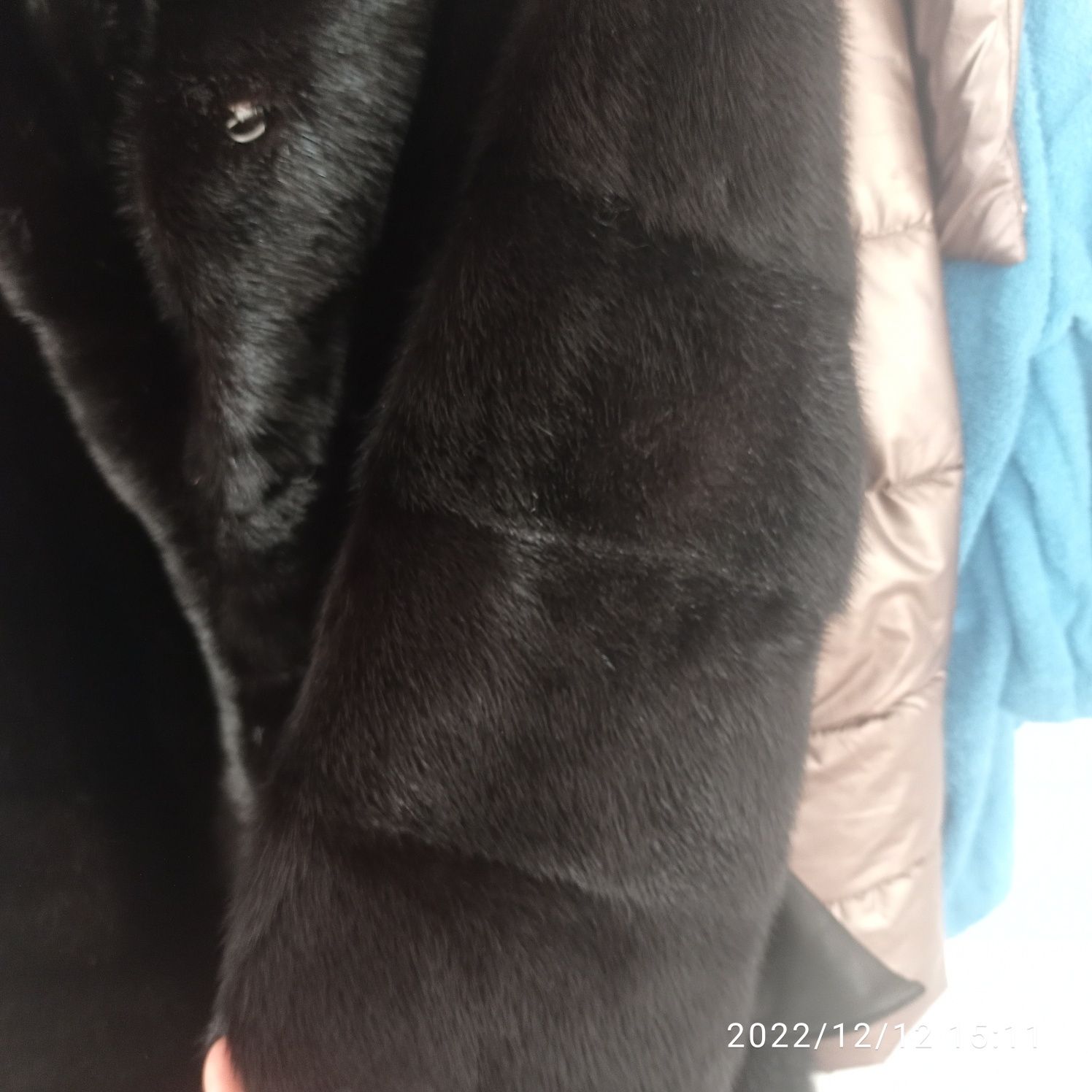Продам шубу норковую
