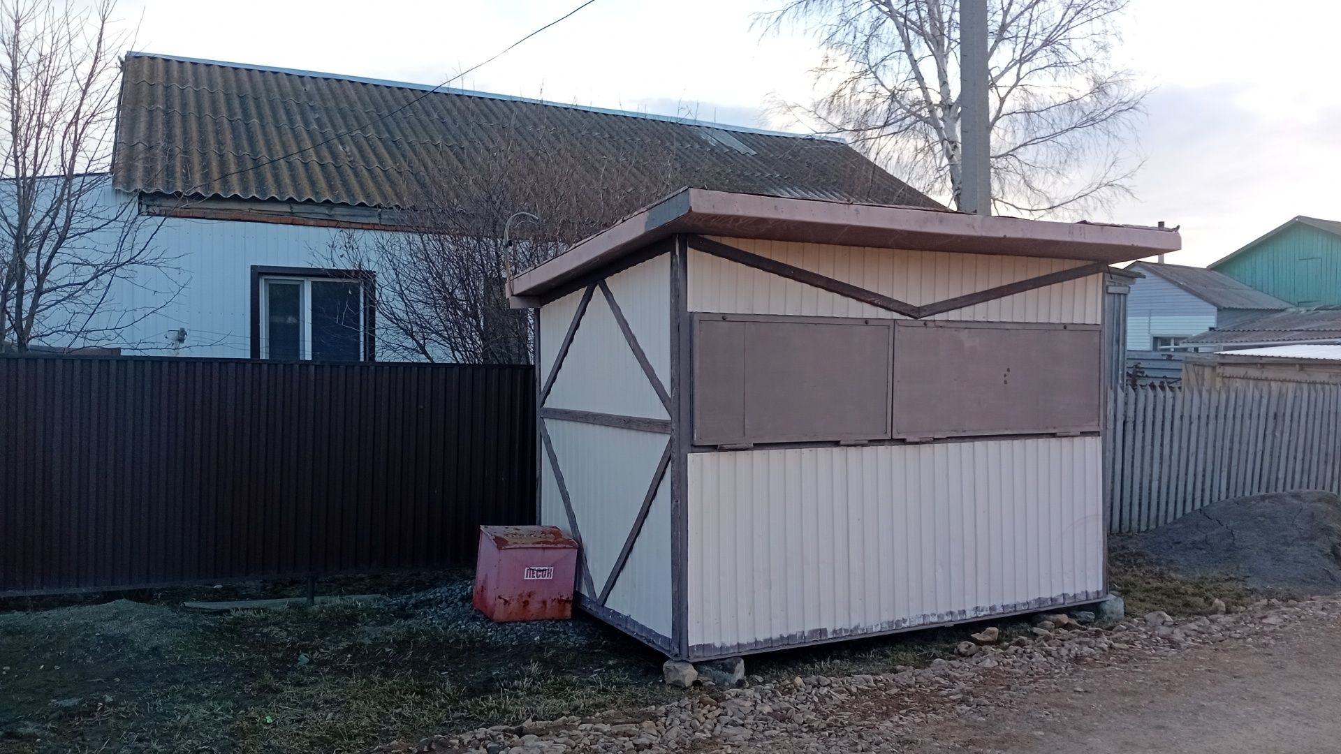 Продам киоск металически