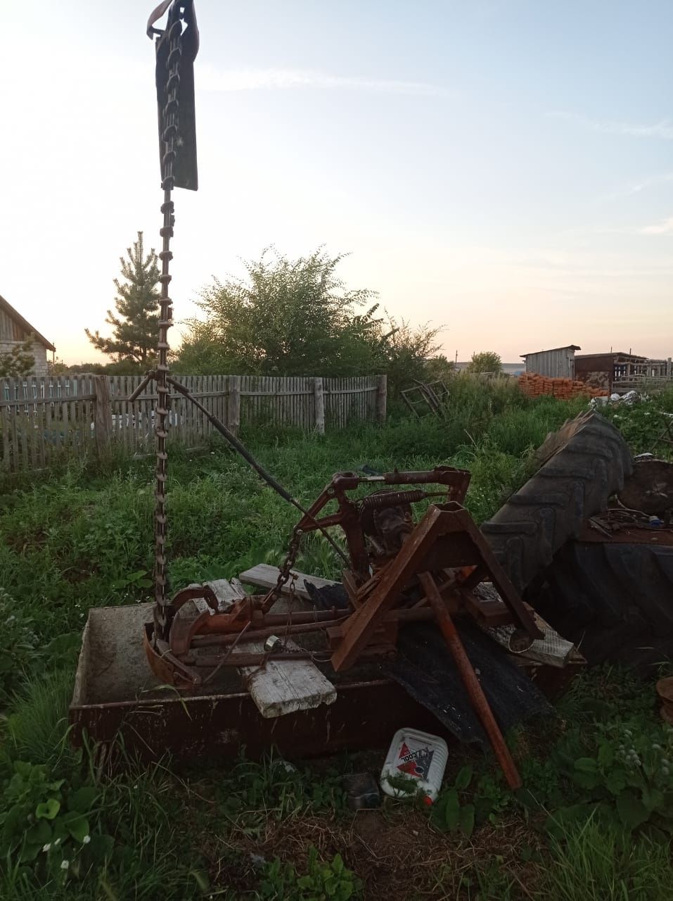 Продам трактор Т 40   с ковшом, вилами.