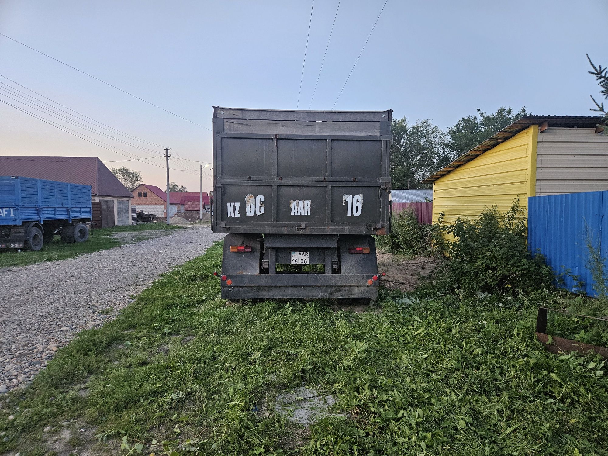 Продам прицеп самосвал 6м отс