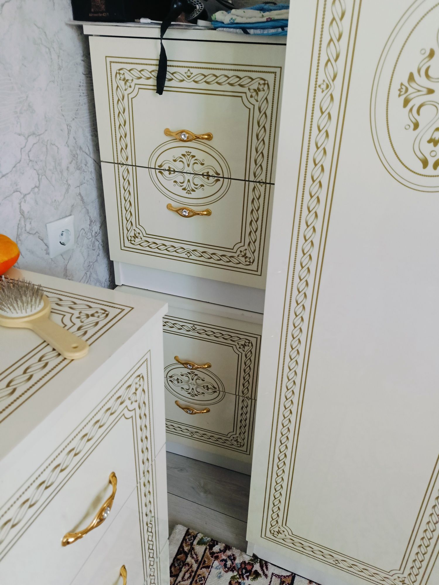 Шифоньер сатылады