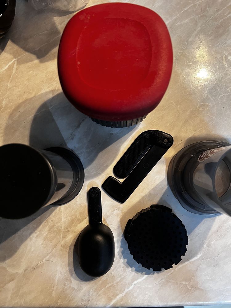 Ручная кофеварка Aeropress Go