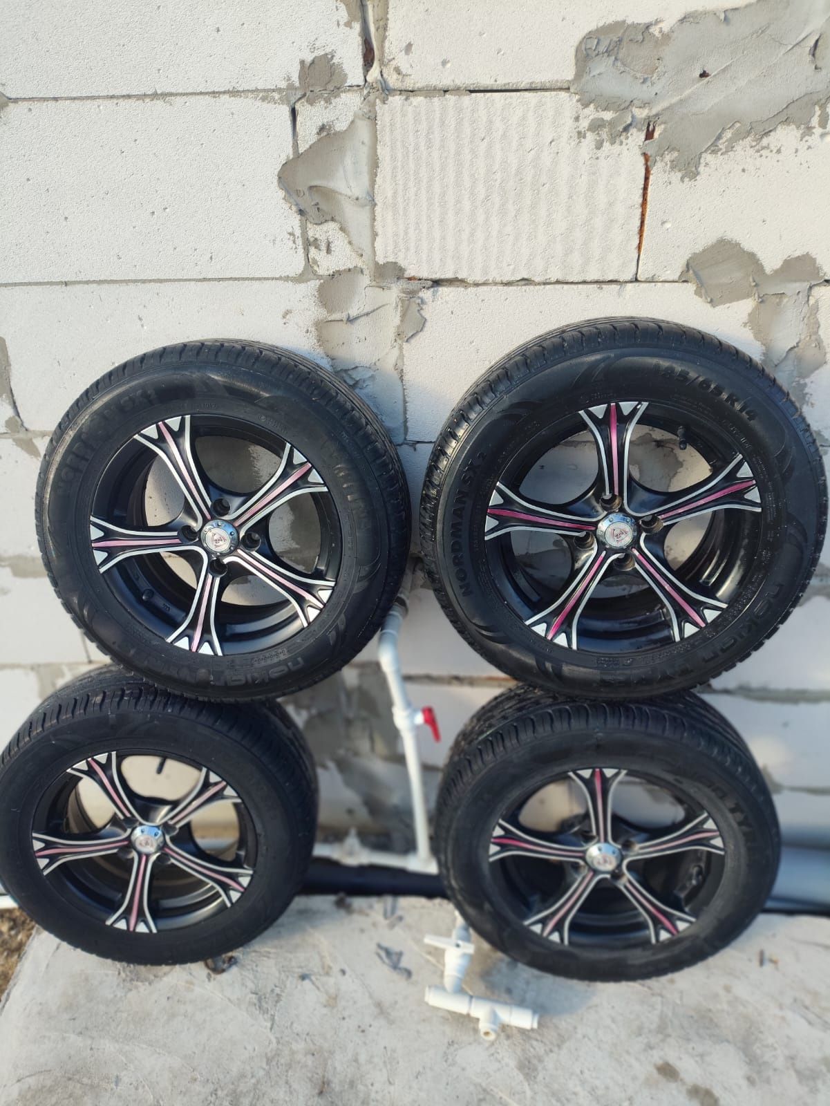 Продам титашки R14