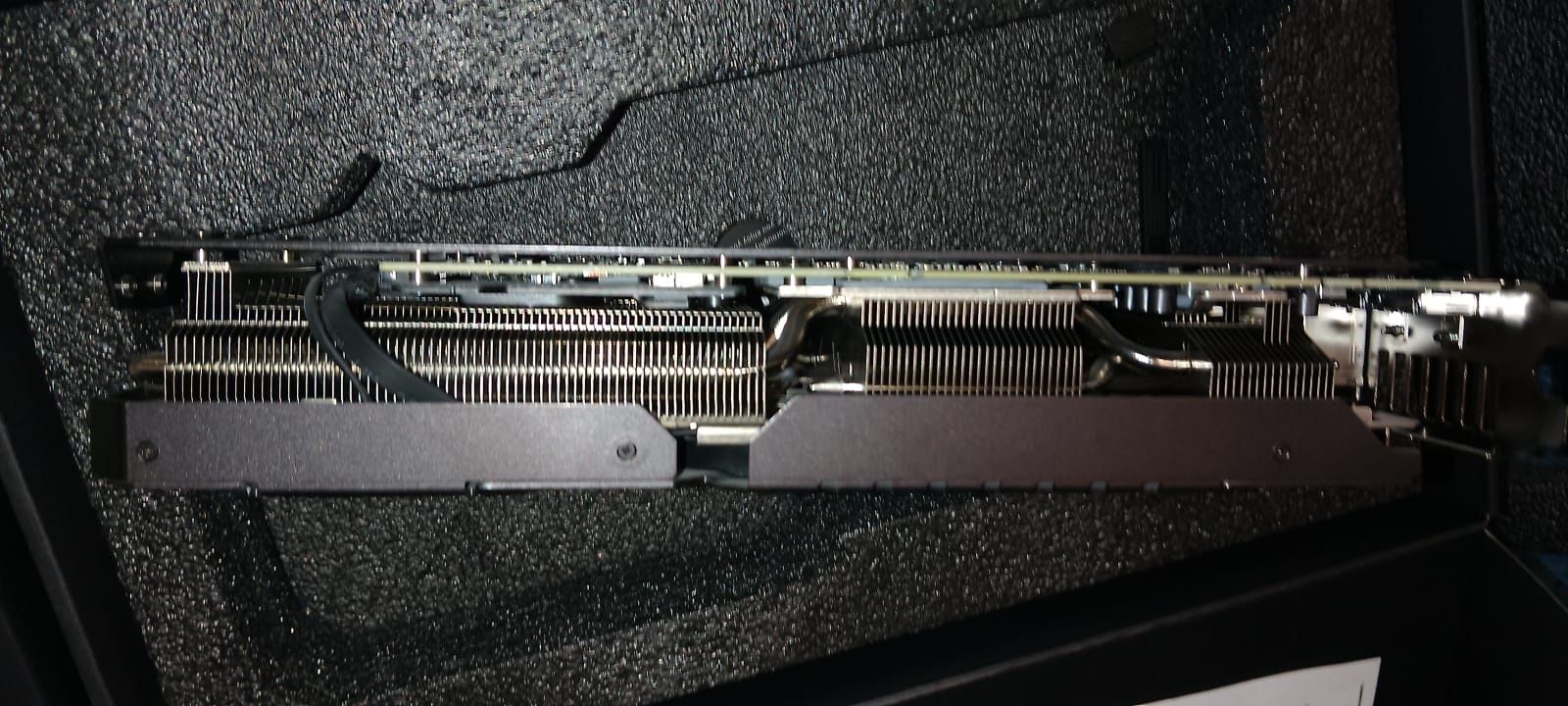 Видеокарта Asus GeForce RTX 3060 в идеальном состоянии.