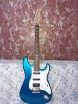 Электрогитара Fender Stratokaster. Чехол и шнур в придачу.