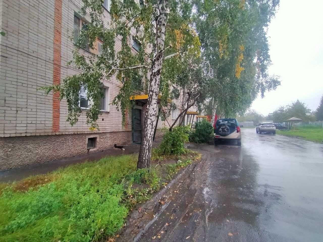 Продать трехкомнатную квартиру, в кирпичном доме 1989 г.п.
