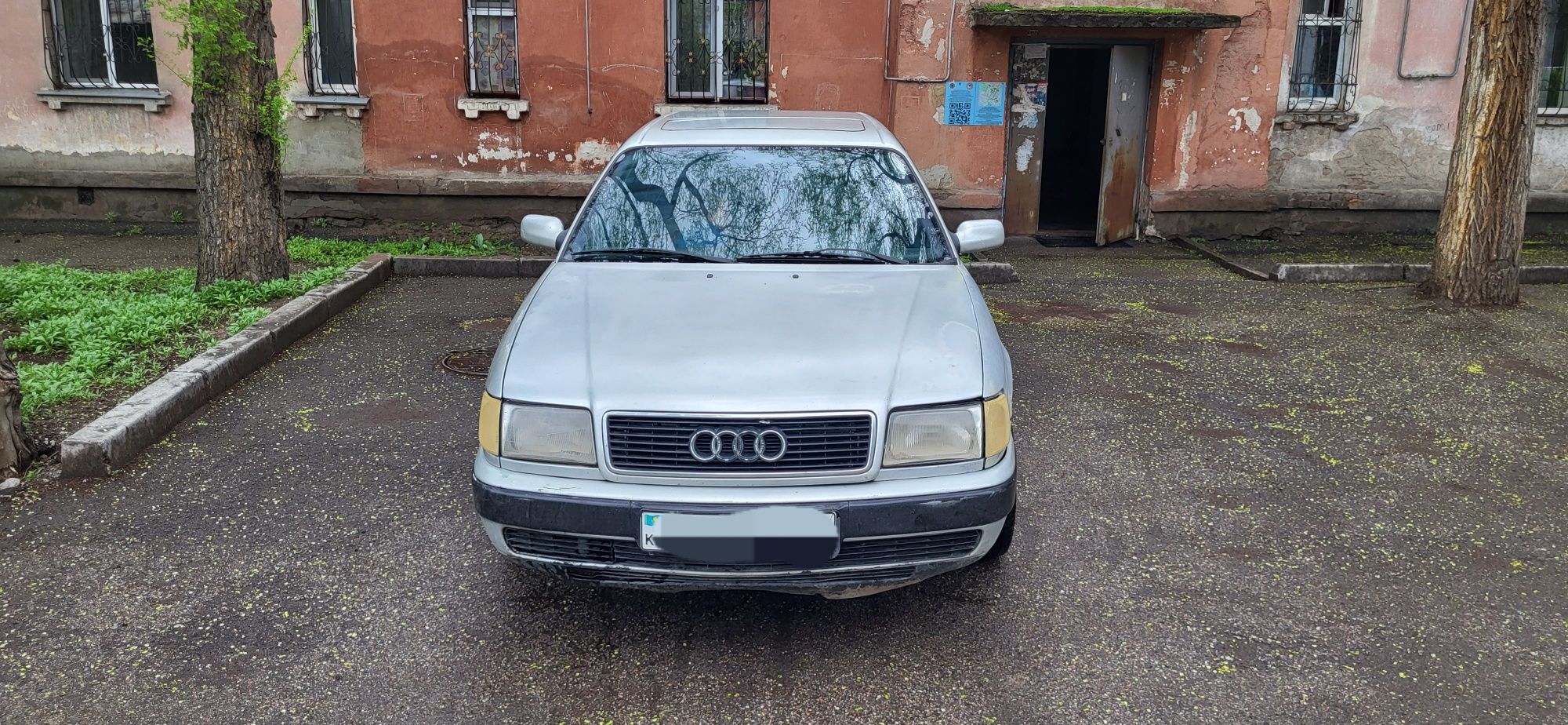 Ауди с4 1992года 2.3