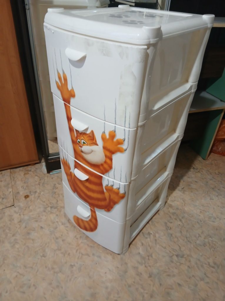 Продаю пластмасса корзину
