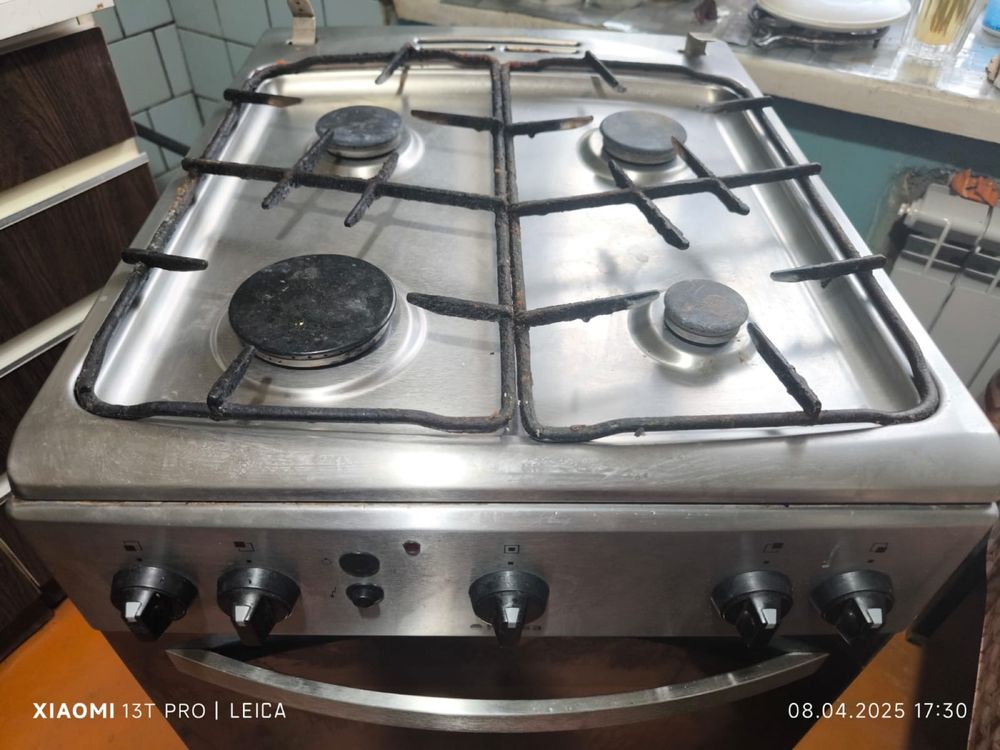 Газовая плита с духовкой
