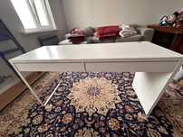 Продам стол ikea микке