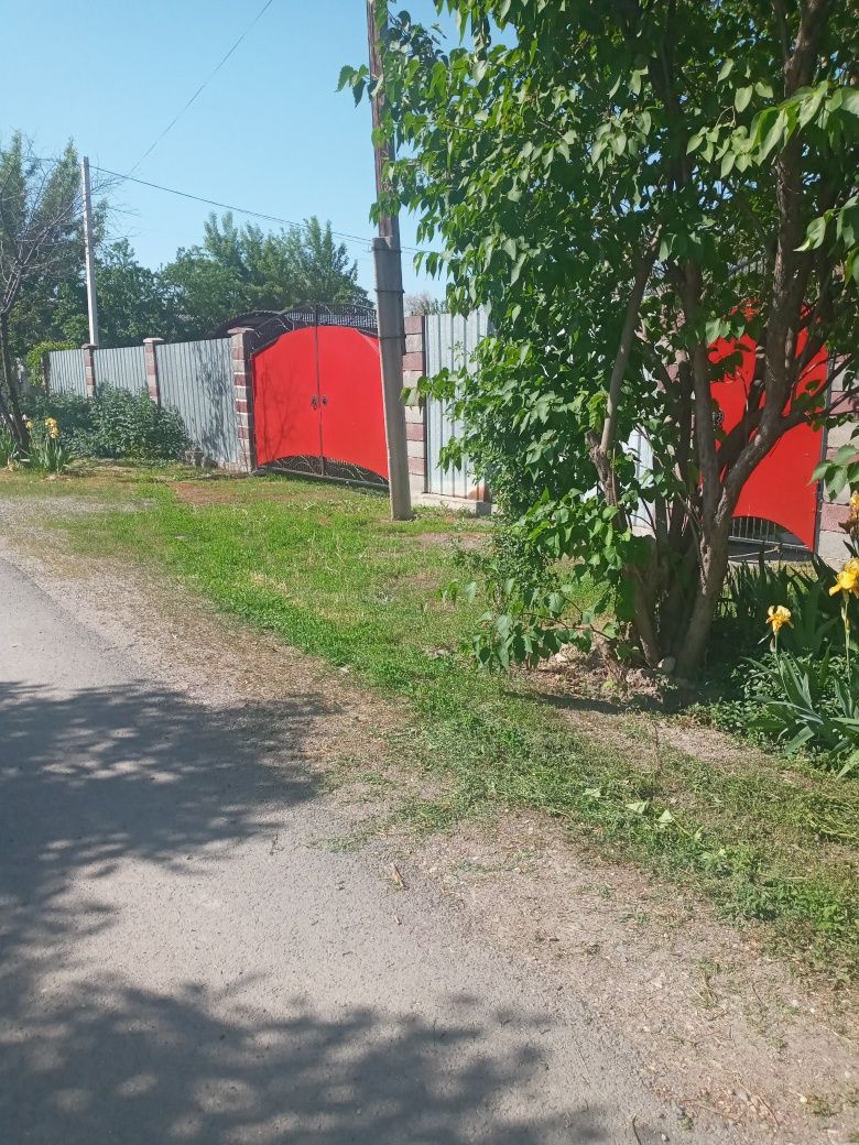 Продам дом 85кв.м с участком  18 соток в пригороде