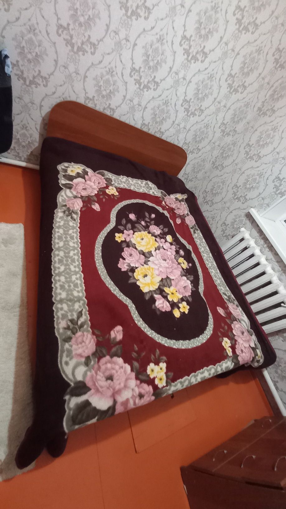 Продам кровать с комодом