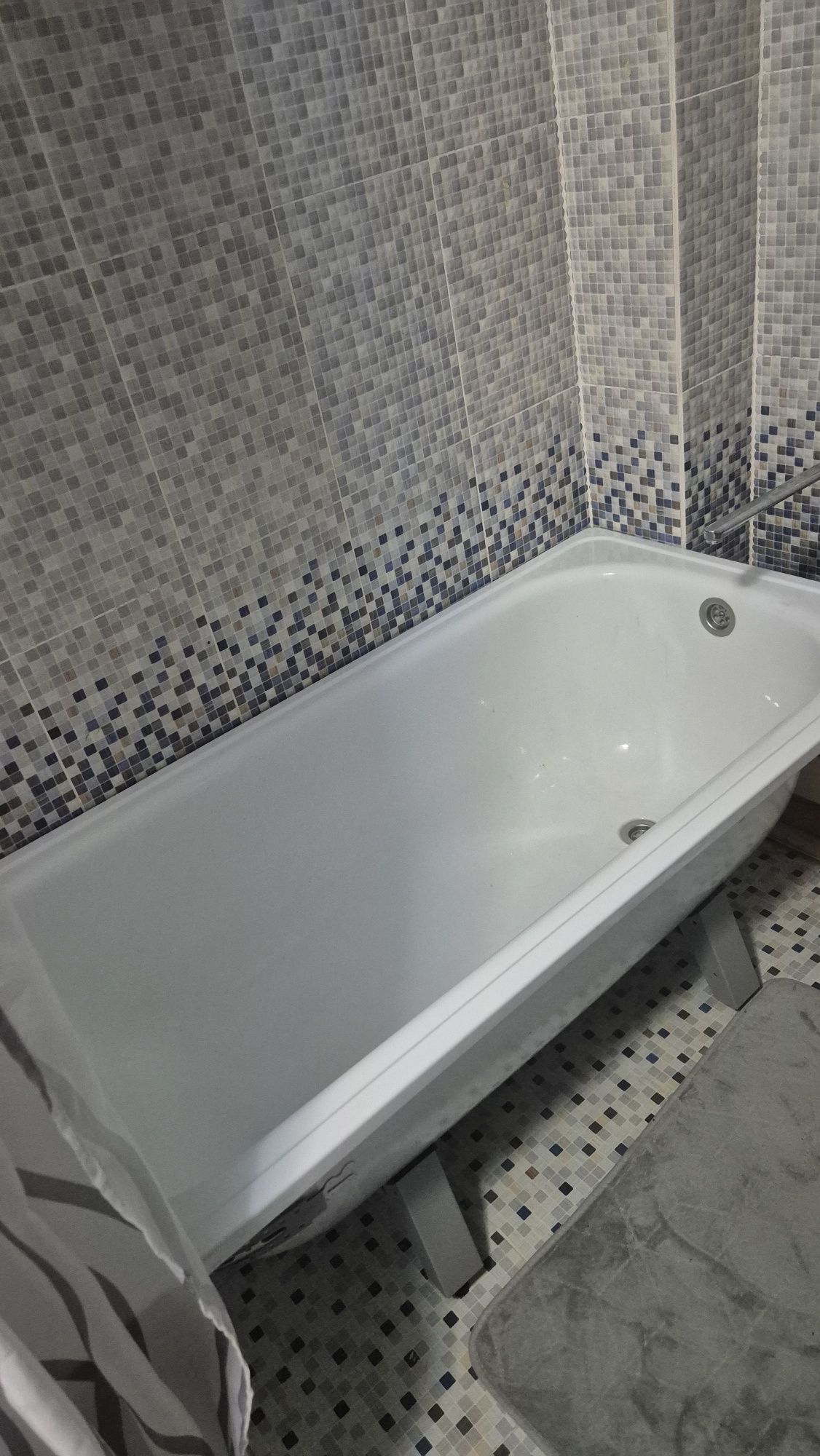 Продам ванную на ножках