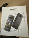 Kamera Insta360.
