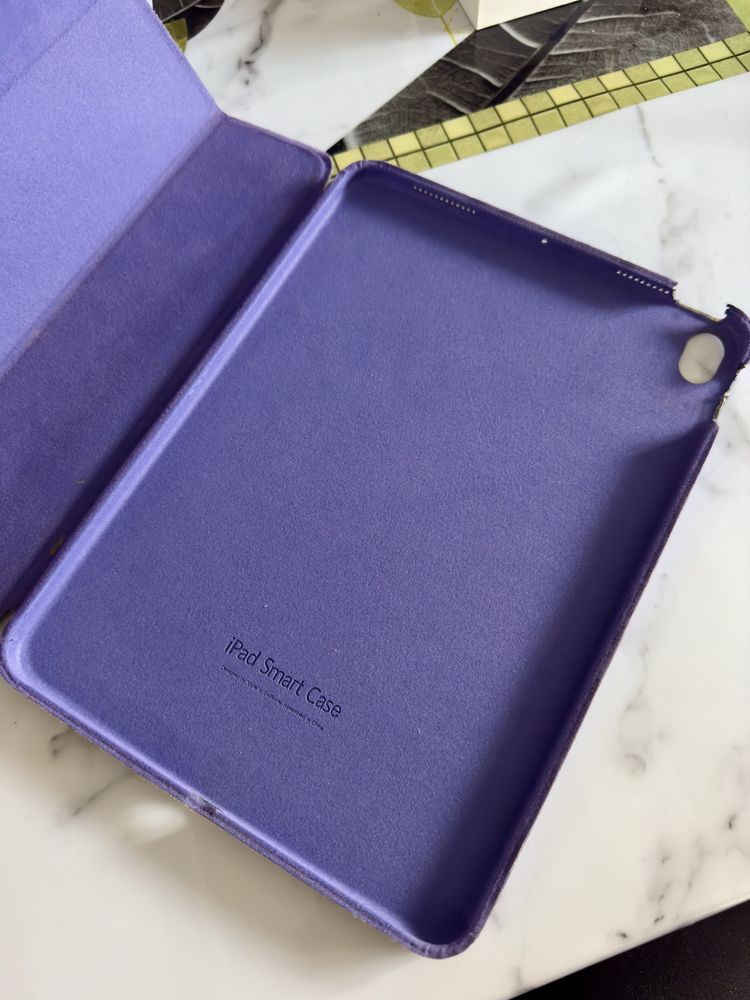 Чехлы для iPad