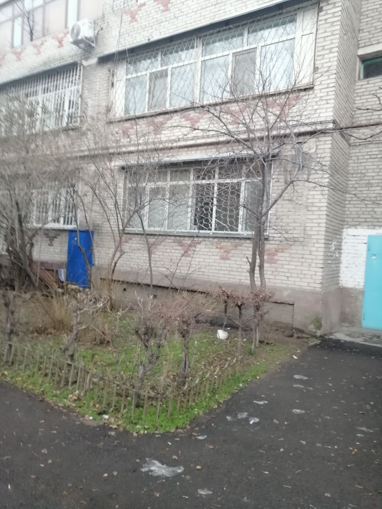 Продаётся 3 х комнатная квартира в районе ЖД вокзала